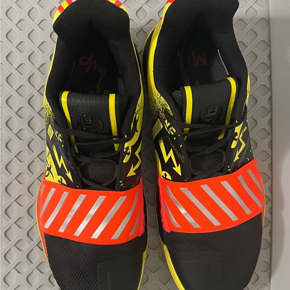 Adidas Harden volume 3 caution - Picture 5 of 7